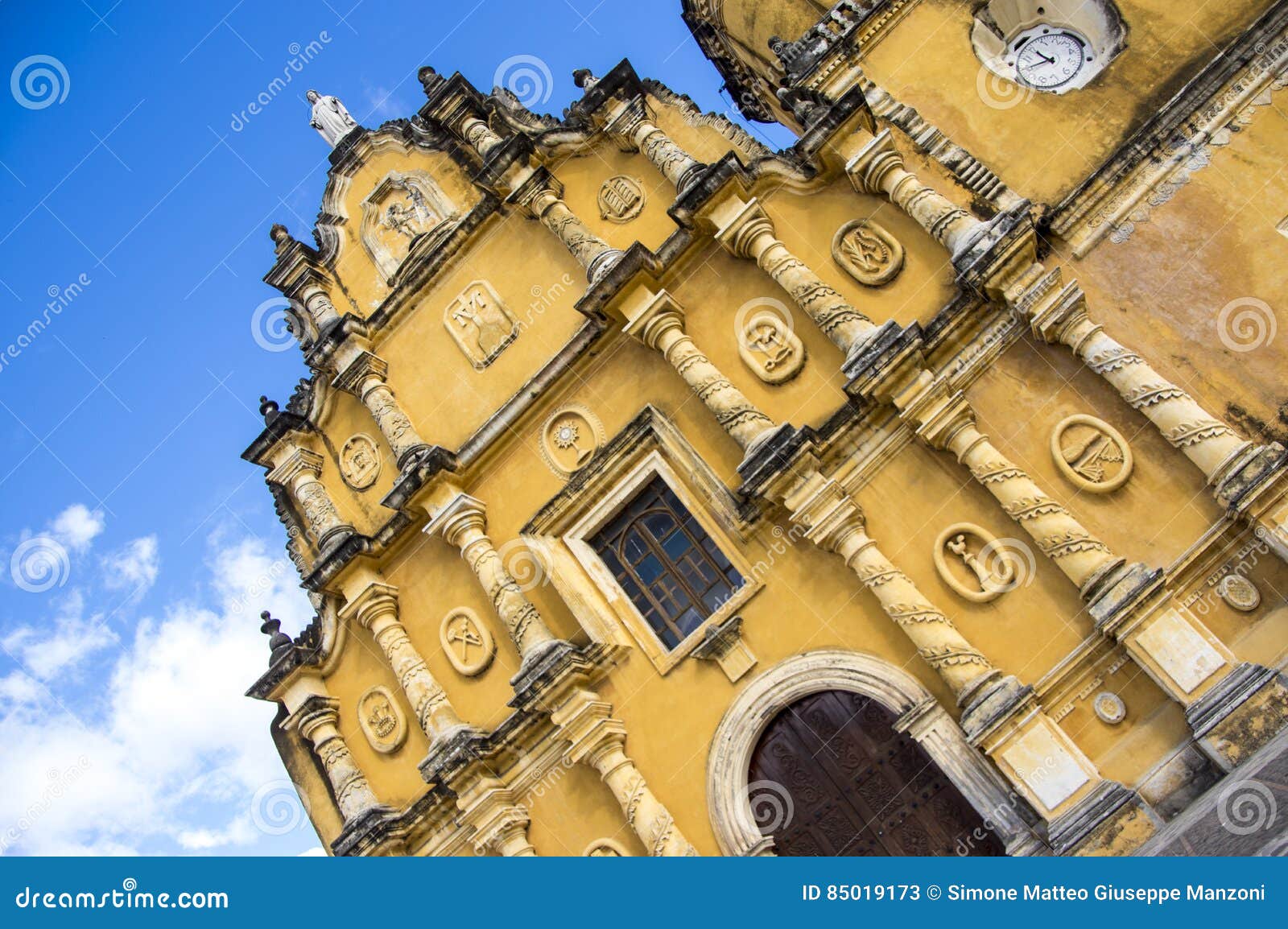 iglesia de la recoleccion in leon, nicaragua